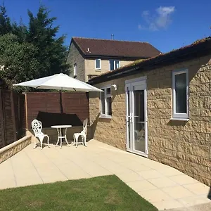 Beautiful Modern In Bath